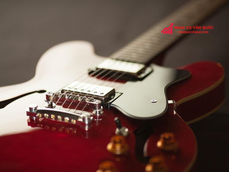 Học guitar điện không khó với 5 bước dễ dàng, chi tiết
