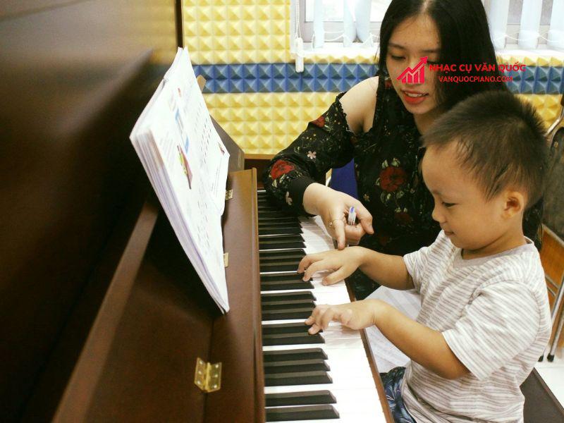 4 Điều phụ huynh cần làm khi mua đàn piano điện cho bé
